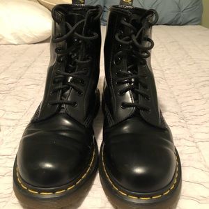 Dr Martens 1460 Smooth 8-eye Boot - Mens 9